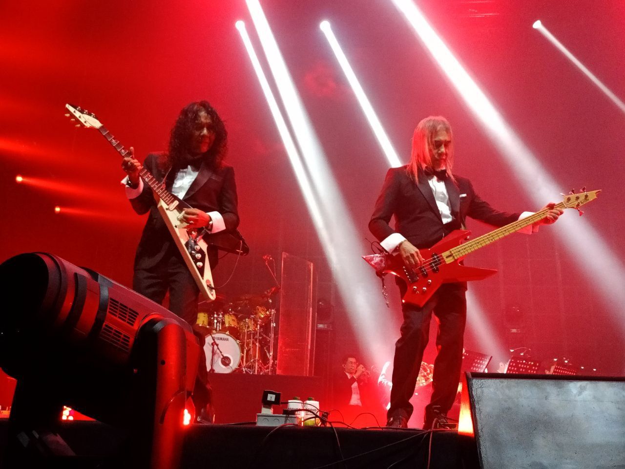 Search Gegarkan Mega Star Arena Dengan Gabungan Epik Rock Dan Orkestra