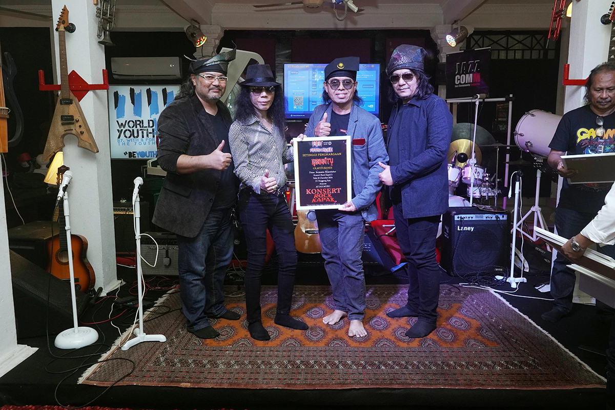 Kumpulan Rock 80-an Kembali Menggegar di Konsert Rock Kapak 2