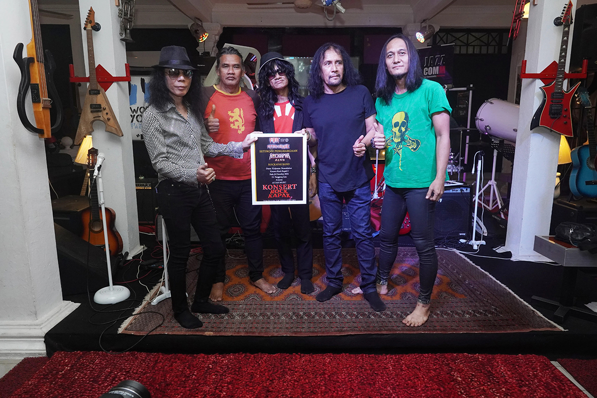 Kumpulan Rock 80-an Kembali Menggegar di Konsert Rock Kapak 2