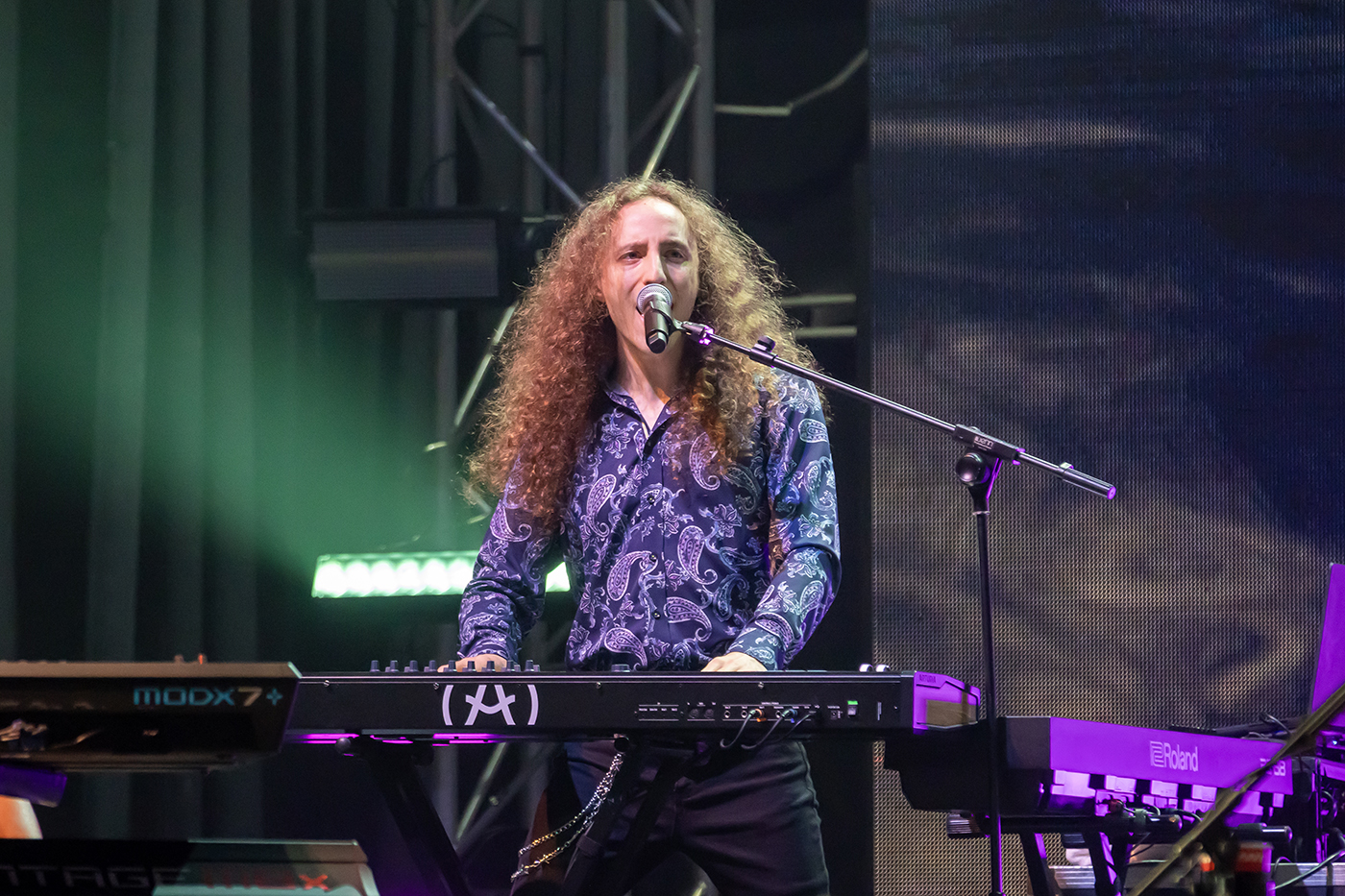 Toto Gegarkan Arena of Stars dengan Persembahan Bertenaga dalam Dogz of Oz Tour