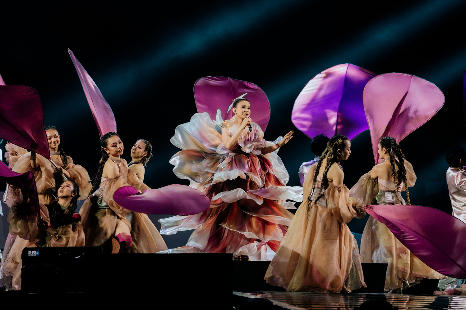 Hael Husaini Lengkapkan Konsert Rossa Here I Am Di Malaysia