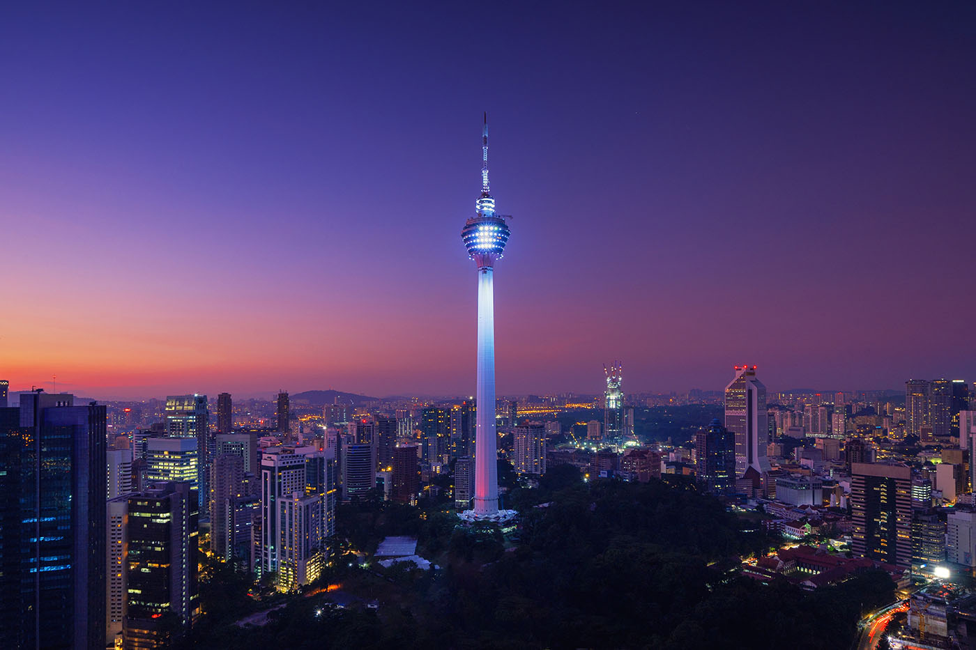 Bunga Api 360 Darjah Tarikan Utama Ambang Merdeka di Menara Kuala Lumpur