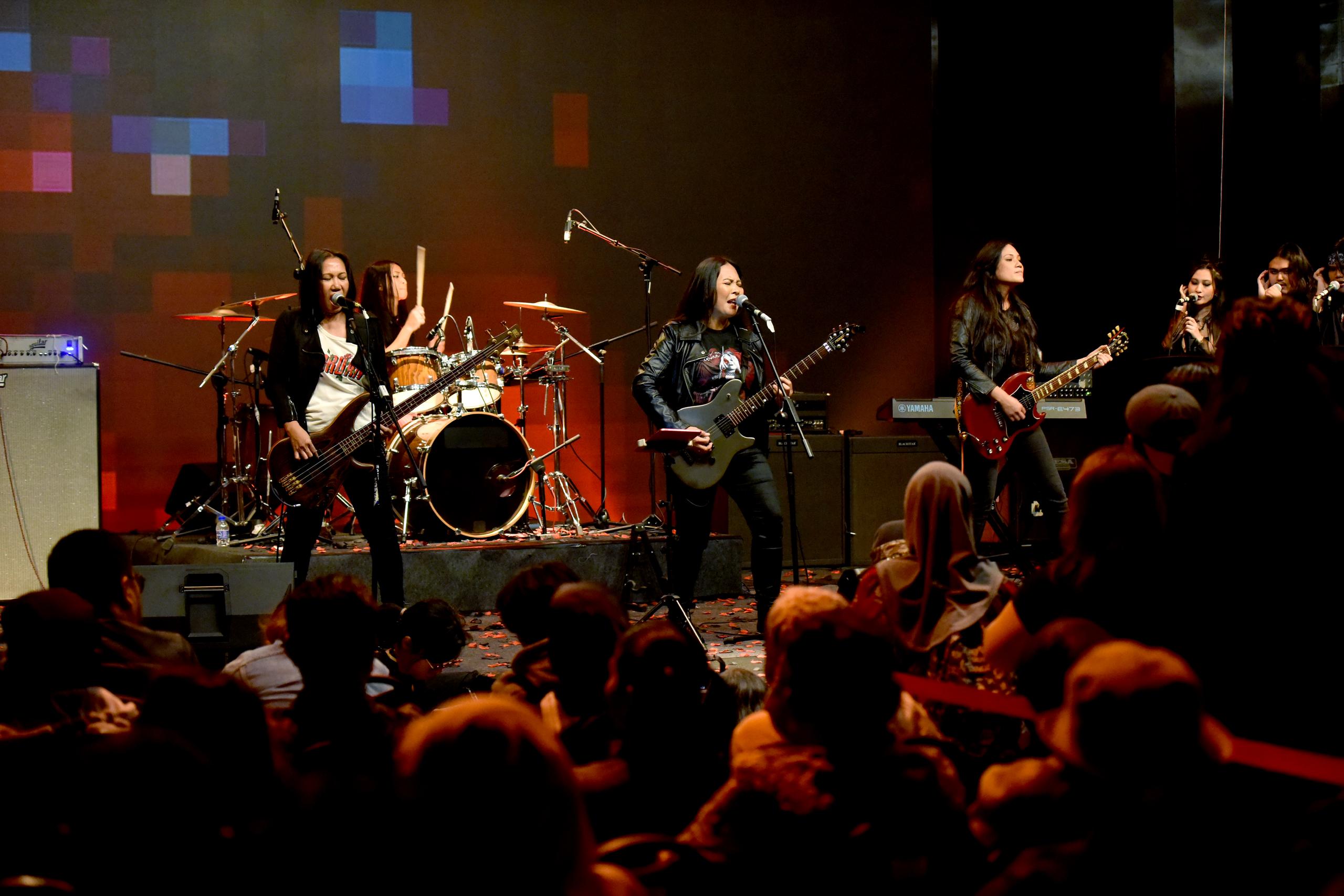 Pelajar Muzik ASWARA Buktikan Taring di Showcase ‘Pistol & Bunga’