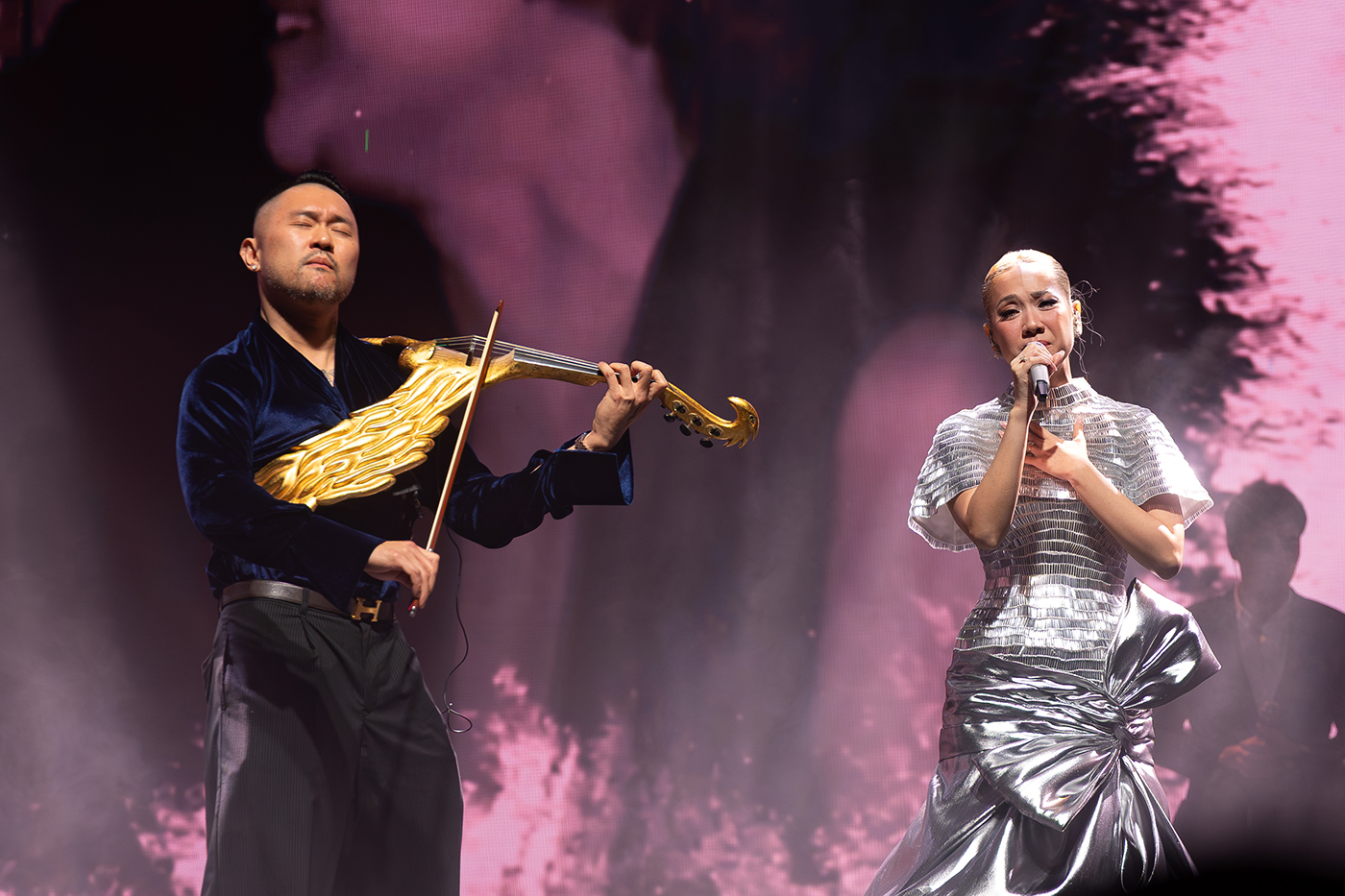 BCL Sarat Emosi & Kejutan dalam Konsert Eternal Love Timeless Romance