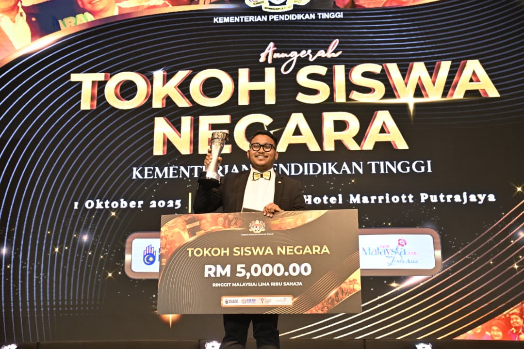 Mahasiswa UPSI Ng Zhen Fan Shankar Julang Anugerah Tokoh Siswa Negara 2025