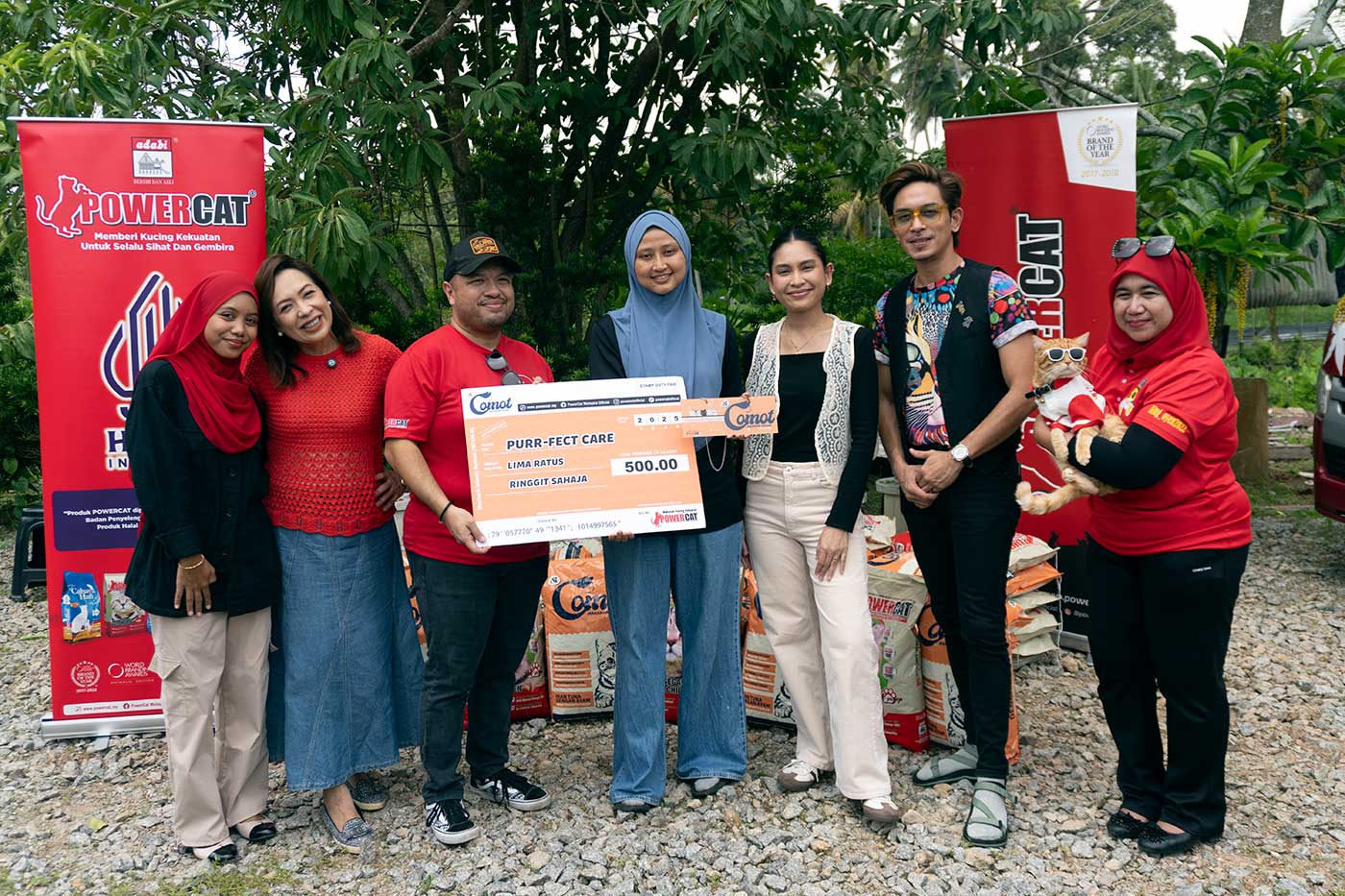 Powercat Hidupkan Kasih di Shikin Shelter, Ceriakan 300 Ekor Kucing Terbiar