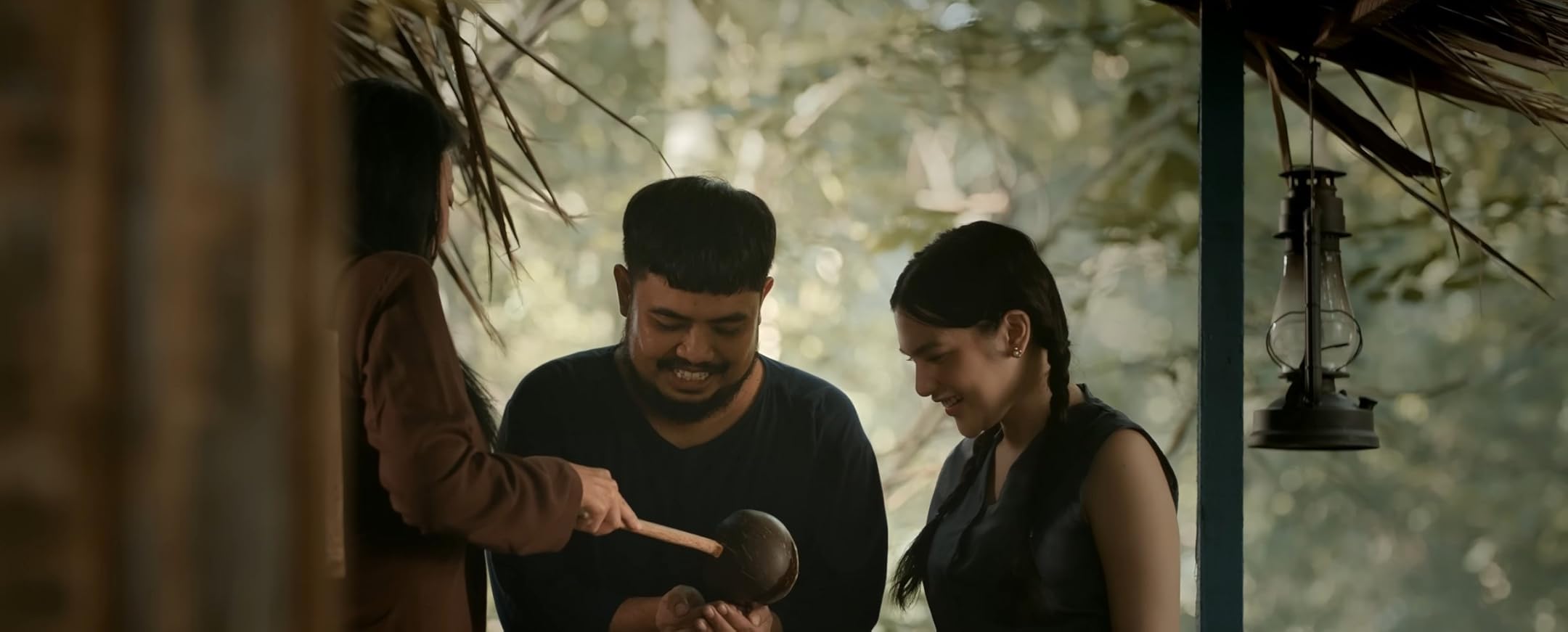 Davina Karamoy & Rigen Rakelna Hidupkan Komedi Seram Kang Solah Davina Karamoy & Rigen Rakelna Hidupkan Komedi Seram Kang Solah