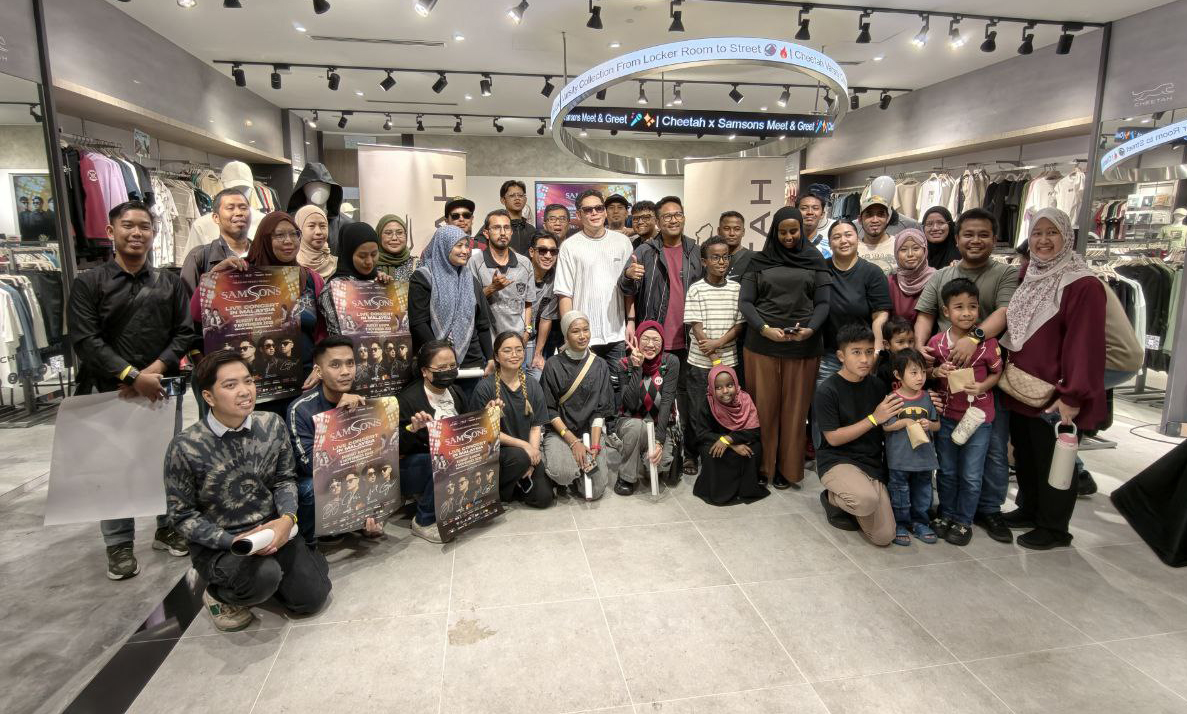 Samsons Teruja Bertemu Peminat di Cheetah 1 Utama Sebelum Konsert Samsons Teruja Bertemu Peminat di Cheetah 1 Utama Sebelum Konsert