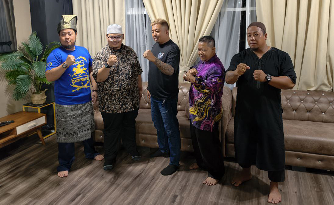 Darul Mustaqqim Terus Bantu Mangsa Ahlong Tanpa Caj Darul Mustaqqim Terus Bantu Mangsa Ahlong Tanpa Caj