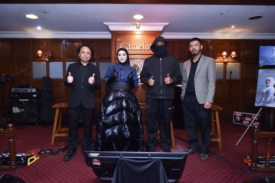 Gandingan Adira Suhaimi – Fiq7 Hidupkan Balada Puitis Dengan Sentuhan Rap Gandingan Adira Suhaimi – Fiq7 Hidupkan Balada Puitis Dengan Sentuhan Rap