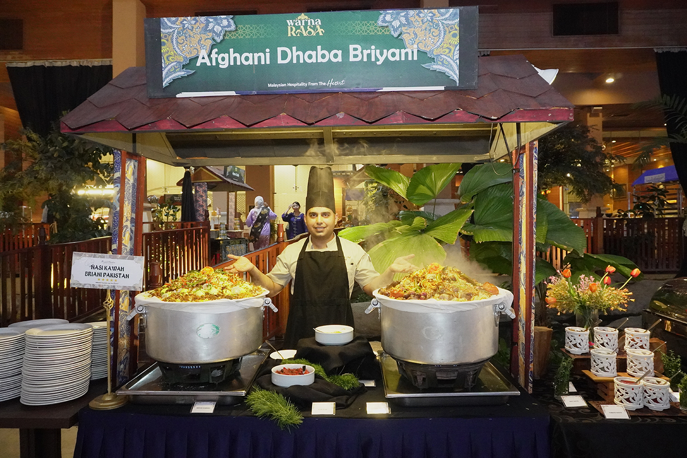 Iftar Dalam Taman: Royale Chulan KL Tawarkan Pengalaman Berbuka Di ‘Courtyard Garden’ Terbesar
