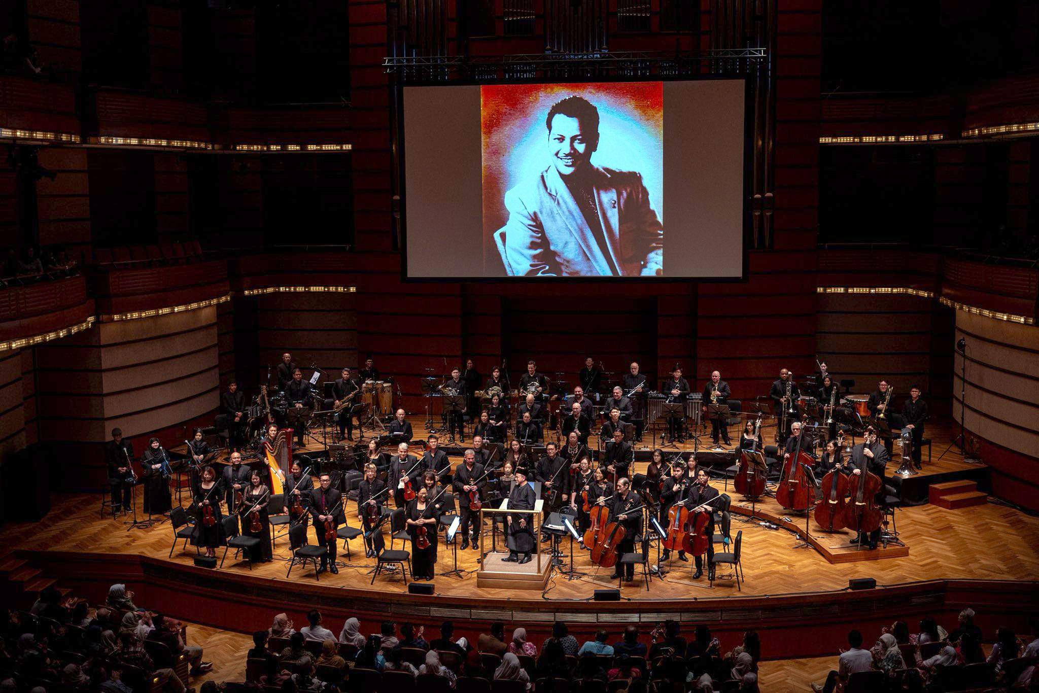 Keajaiban Madu Tiga: Live In Concert Pukau Penonton, Dihadiri Perdana Menteri