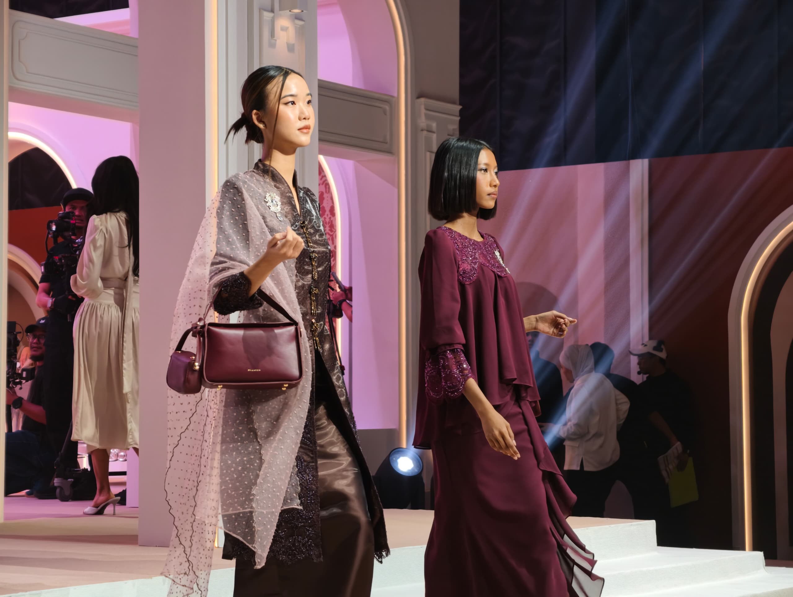 The Raya Table: Dr Cardin Pertaruh 80 Peratus Koleksi Wanita, Fokus Elegan & Selesa