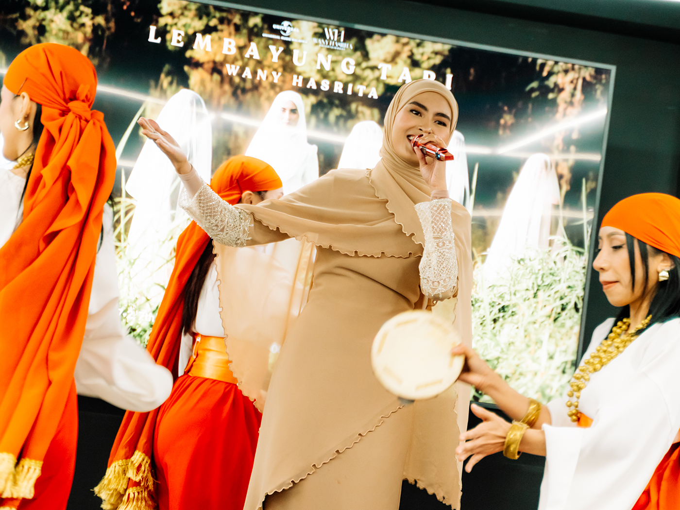 Wany Hasrita Terbit ‘Lembayung Tari’, Gandingan Hael Husaini, Iqie Hugh