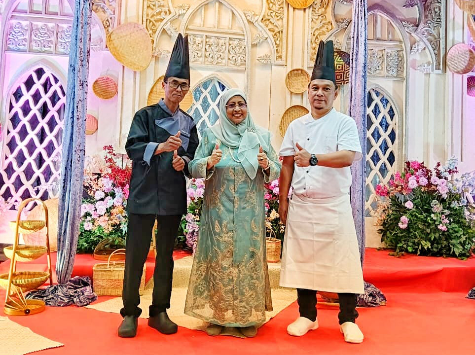 Iftar Rumah Lauk Tawar Lebih 150 Juadah Kampung & Rusa Golek, Harga Bawah RM100!