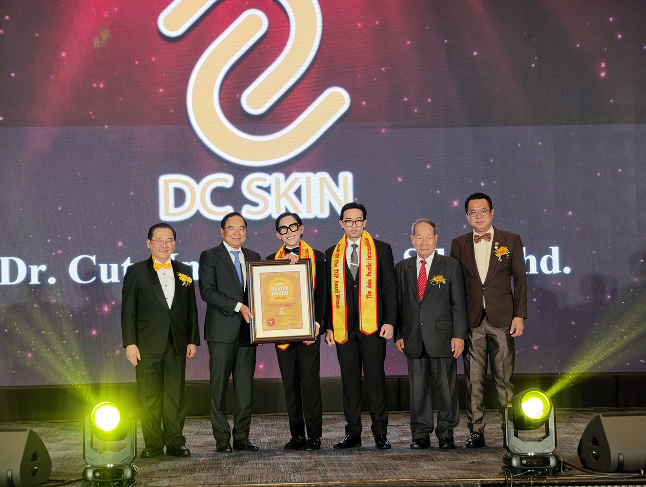 DC Skin & Dr. Cute Diktiraf ‘Super Health Brand’ dan Duta Kesihatan Asia Pacific International