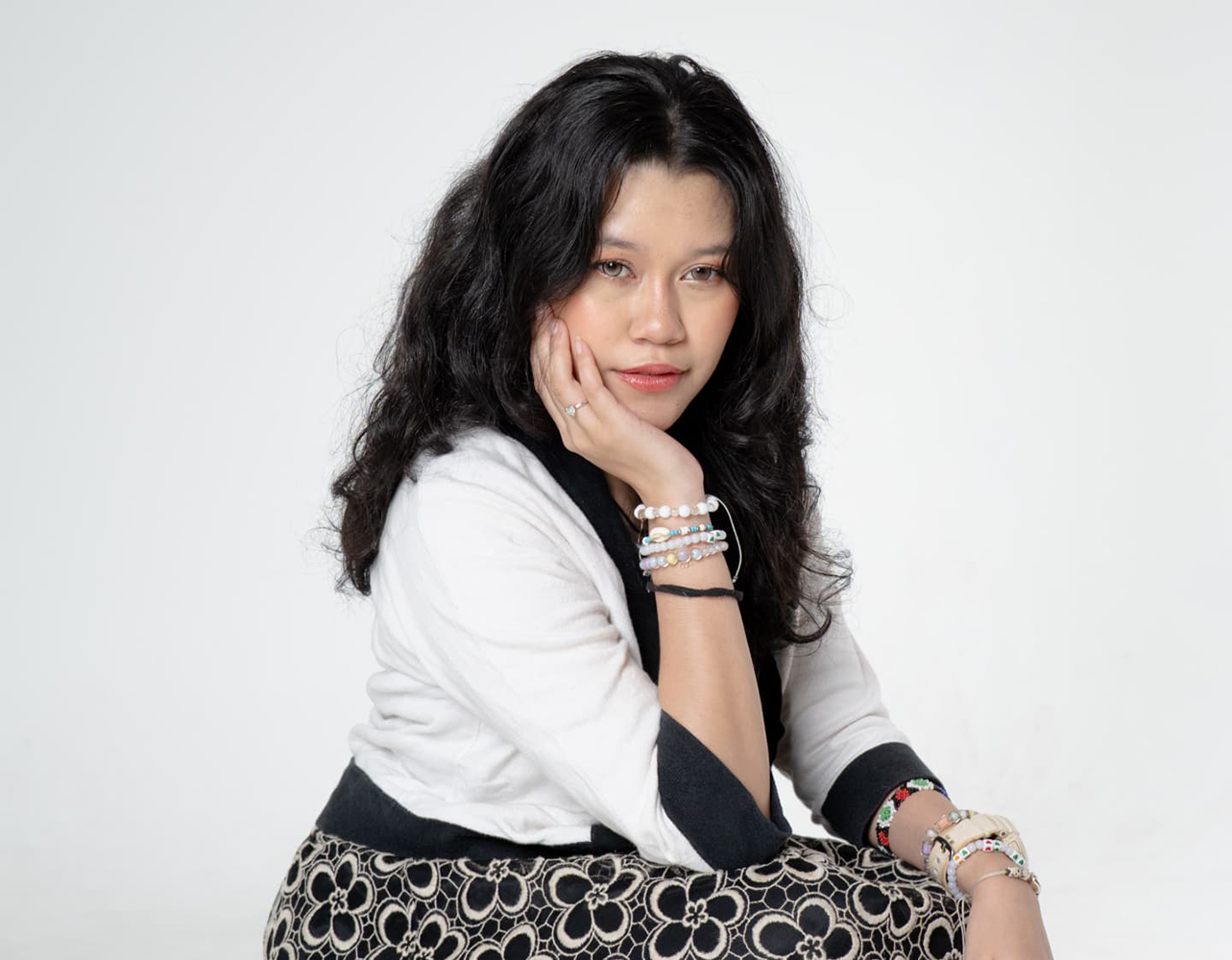 Athierah Pertaruhkan Single ‘Berdiri’ Sentuhan Ajai