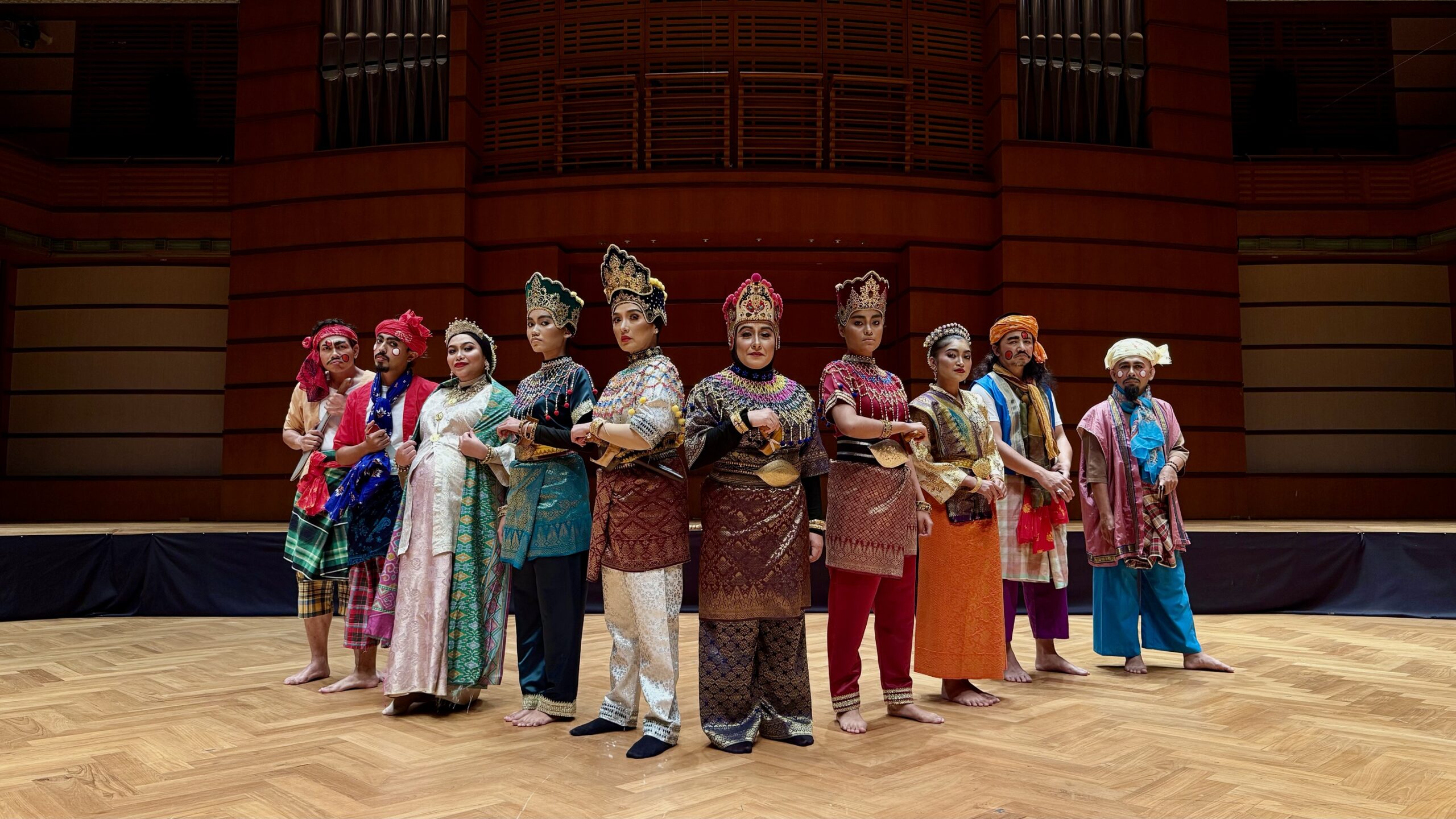 Sentuhan Norzizi Zulkifli Satukan Vanidah Imran, Issey Dalam ‘Mak Yong Shakespeare’ Di Pentas DFP
