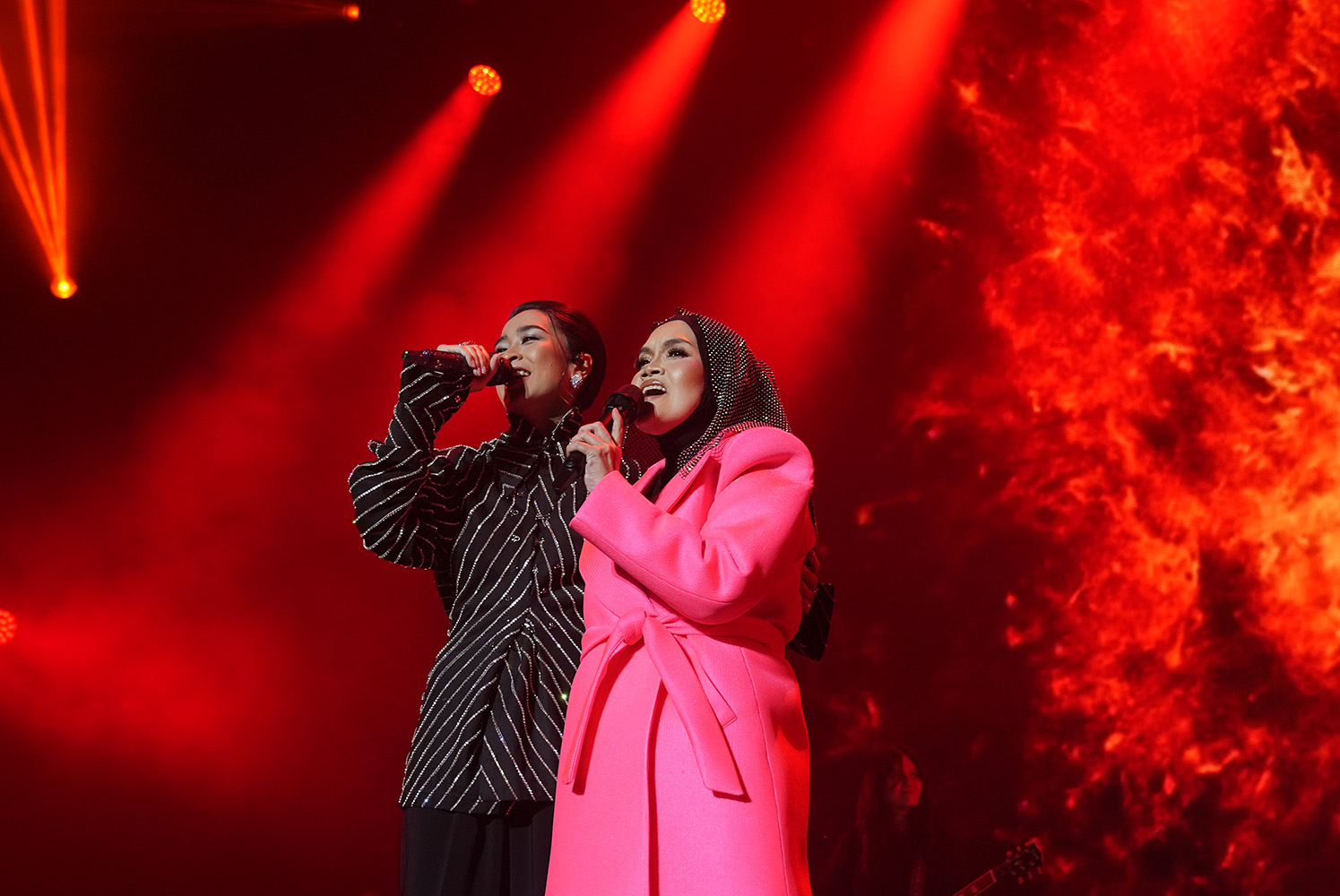 Konsert 'Chapters of Love' Cipta Momen Intim, Vox Nation Live Lancar Vinyl Edisi Terhad Aishah