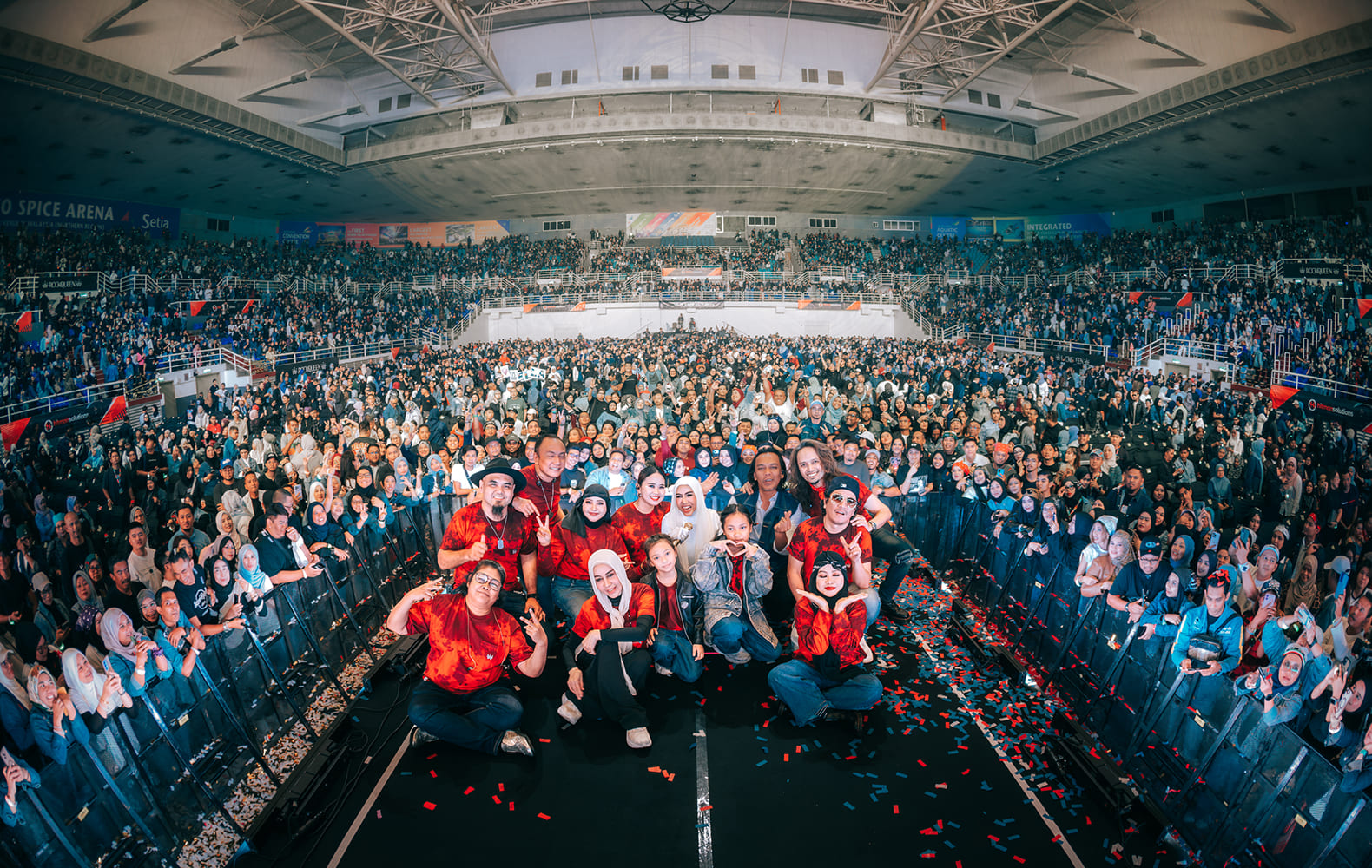 Konsert Homecoming 'Sold Out', Ella Raikan Ulang Tahun Ke-60 Bersama 10,000 Peminat