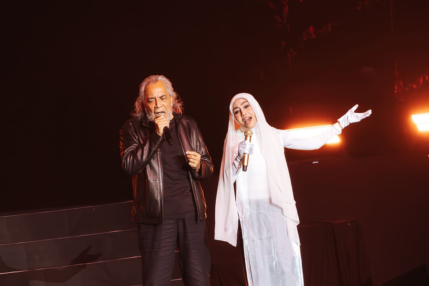Konsert Homecoming 'Sold Out', Ella Raikan Ulang Tahun Ke-60 Bersama 10,000 Peminat