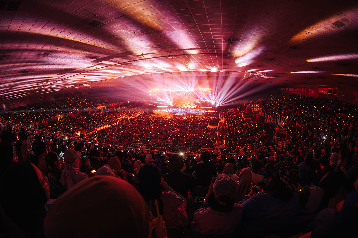 Konsert Homecoming 'Sold Out', Ella Raikan Ulang Tahun Ke-60 Bersama 10,000 Peminat